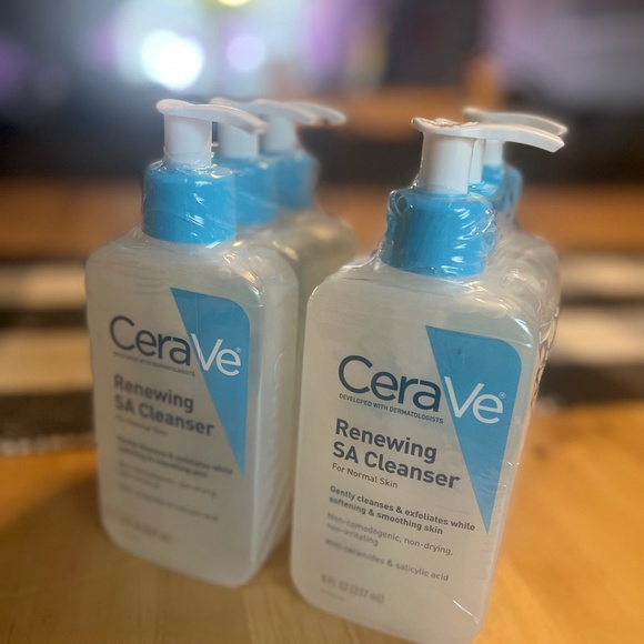 Cerave Face Wash - Picture 1 of 2